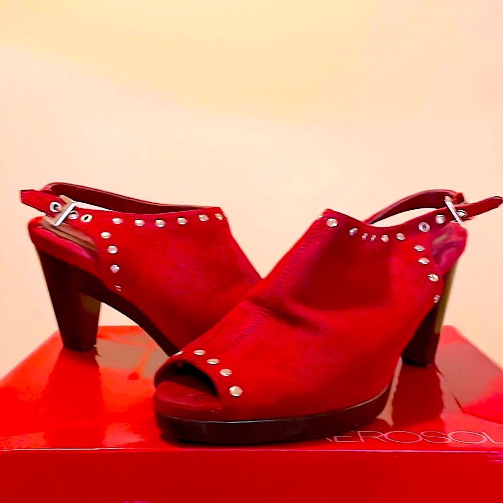 Amazing fit size 6.5 Aerosoles pumps color red suede. No flaws stains or torns.